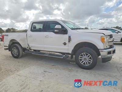 Czwarte zdjęcie samochodu z boku: 2017 FORD F250 SUPER DUTY VIN:1FT7W2B6XHEC21842 - miniatura