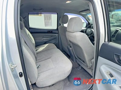 Zdjęcie 6 z 10 samochodu: 2005 TOYOTA TACOMA V6 VIN:5TEMU52N35Z007009 - miniatura