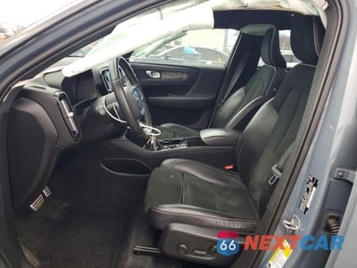 Zdjęcie 7 z 14 samochodu: 2020 VOLVO XC40 T5 R-DESIGN VIN:YV4162UM1L2268895 - miniatura