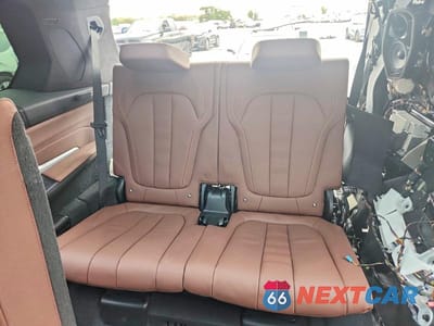 Zdjęcie 10 z 14 samochodu: 2021 BMW X7 XDRIVE40I VIN:5UXCW2C07M9G08040 - miniatura