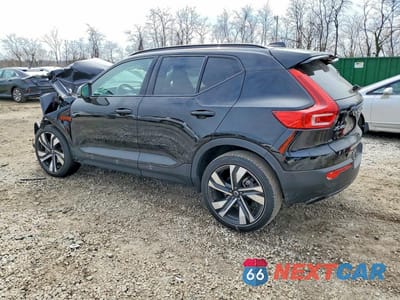 Drugie zdjęcie samochodu z przodu: 2023 VOLVO XC40 PLUS VIN:YV4L12UW8P2066294 - miniatura