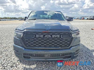 Piąte zdjęcie samochodu w środku: 2026 RAM 1500 BIG HORN VIN:1C6SRFFT7TN270974 - miniatura