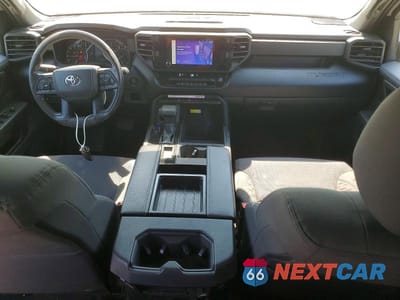 Zdjęcie 8 z 12 samochodu: 2025 TOYOTA TUNDRA SR VIN:5TFKB5DB9SX252254 - miniatura