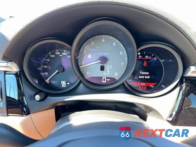 Zdjęcie 8 z 11 samochodu: 2025 PORSCHE MACAN S VIN:WP1AG2A55SLB43662 - miniatura