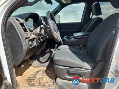 Zdjęcie 7 z 11 samochodu: 2023 RAM 2500 TRADESMAN VIN:3C6UR5CL2PG593044 - miniatura