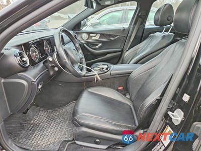 Zdjęcie 7 z 12 samochodu: 2017 MERCEDES-BENZ E 300 4MATIC VIN:WDDZF4KB9HA014096 - miniatura