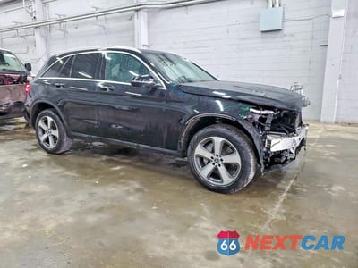 Czwarte zdjęcie samochodu z boku: 2019 MERCEDES-BENZ GLC 300 4MATIC VIN:WDC0G4KB2KV141489 - miniatura