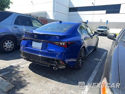 Czwarte zdjęcie samochodu z boku: 2025 LEXUS IS 300 F SPORT DESIGN VIN:JTHBA1D24S5136062 - miniatura
