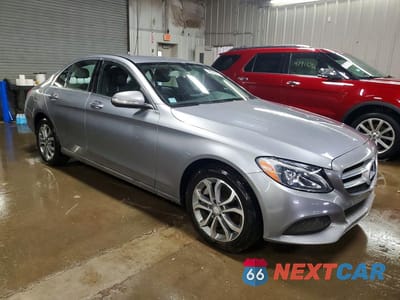 Czwarte zdjęcie samochodu z boku: 2015 MERCEDES-BENZ C 300 4MATIC VIN:55SWF4KB7FU060848 - miniatura