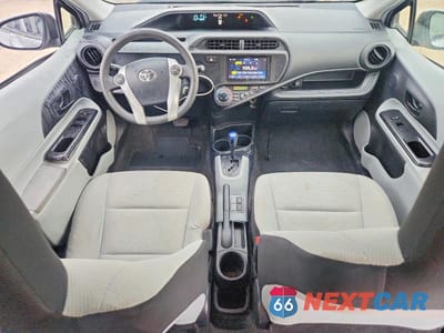 Zdjęcie 8 z 12 samochodu: 2014 TOYOTA PRIUS C ONE VIN:JTDKDTB37E1064558 - miniatura