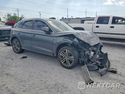 Czwarte zdjęcie samochodu z boku: 2020 AUDI Q5 E PREMIUM PLUS VIN:WA1E2AFY4L2045898 - miniatura