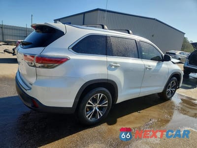 Trzecie zdjęcie samochodu z tyłu: 2016 TOYOTA HIGHLANDER XLE VIN:5TDKKRFH9GS133707 - miniatura