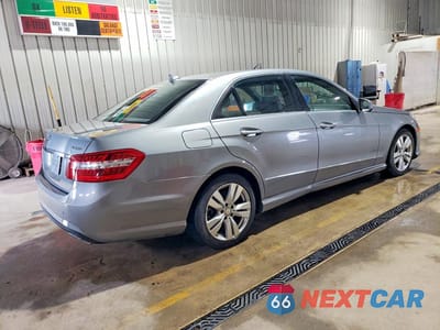 Trzecie zdjęcie samochodu z tyłu: 2013 MERCEDES-BENZ E 400 HYBRID VIN:WDDHF9FB8DA738200 - miniatura