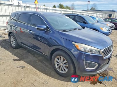 Czwarte zdjęcie samochodu z boku: 2018 KIA SORENTO LX V6 VIN:5XYPGDA51JG391098 - miniatura