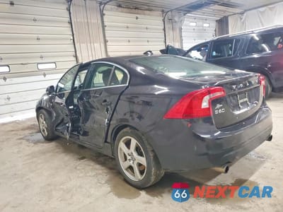 Drugie zdjęcie samochodu z przodu: 2013 VOLVO S60 T5 VIN:YV1612FSXD2203641 - miniatura