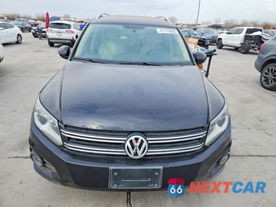 Piąte zdjęcie samochodu w środku: 2014 VOLKSWAGEN TIGUAN S VIN:WVGAV3AX9EW505134 - miniatura