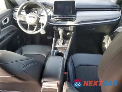 Zdjęcie 8 z 11 samochodu: 2025 JEEP COMPASS LATITUDE VIN:3C4NJDBN9ST577599 - miniatura