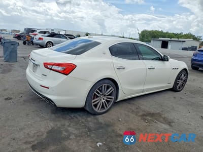 Trzecie zdjęcie samochodu z tyłu: 2019 MASERATI GHIBLI S VIN:ZAM57YSL5K1312718 - miniatura