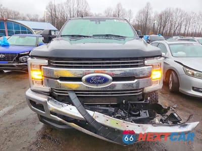 Piąte zdjęcie samochodu w środku: 2019 FORD F250 SUPER DUTY VIN:1FT7W2BT2KEG76214 - miniatura