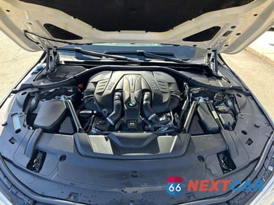 Zdjęcie 7 z 12 samochodu: 2016 BMW 750 XI VIN:WBA7F2C54GG419337 - miniatura