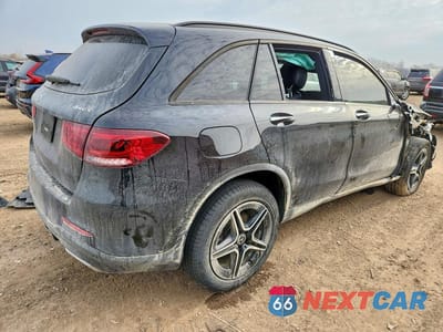 Trzecie zdjęcie samochodu z tyłu: 2021 MERCEDES-BENZ GLC 300 4MATIC VIN:W1N0G8EB4MV307953 - miniatura