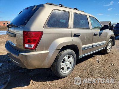 Trzecie zdjęcie samochodu z tyłu: 2005 JEEP GRAND CHEROKEE LAREDO VIN:1J8GR48K85C666992 - miniatura