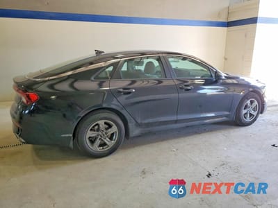 Trzecie zdjęcie samochodu z tyłu: 2021 KIA K5 LXS VIN:5XXG14J22MG030222 - miniatura