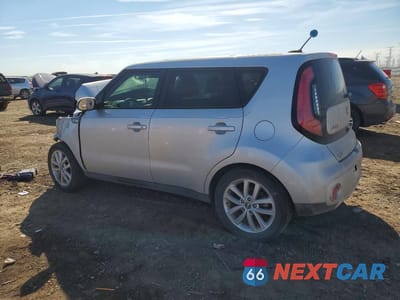 Drugie zdjęcie samochodu z przodu: 2018 KIA SOUL + VIN:KNDJP3A50J7517027 - miniatura