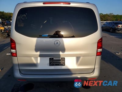 Zdjęcie 6 z 14 samochodu: 2016 MERCEDES-BENZ METRIS VIN:WD4PG2EE6G3090988 - miniatura