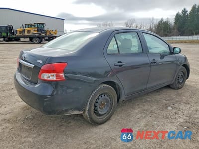 Trzecie zdjęcie samochodu z tyłu: 2010 TOYOTA YARIS BASE VIN:JTDBT4K38A4069396 - miniatura