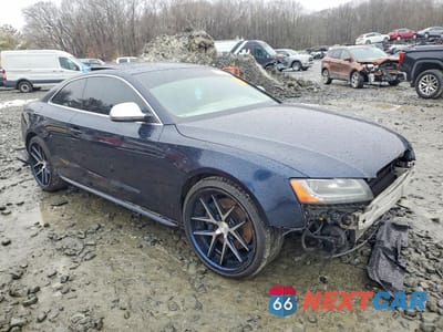 Czwarte zdjęcie samochodu z boku: 2009 AUDI S5 QUATTRO VIN:WAURV78T59A046654 - miniatura
