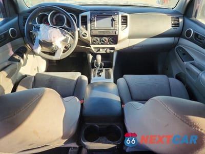 Zdjęcie 8 z 12 samochodu: 2013 TOYOTA TACOMA V6 VIN:3TMLU4ENXDM120310 - miniatura