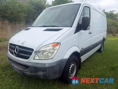 Drugie zdjęcie samochodu z przodu: 2013 MERCEDES-BENZ SPRINTER 2500 VIN:WD3PE7CC9D5739255 - miniatura