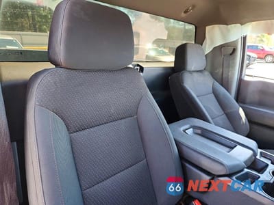 Zdjęcie 10 z 13 samochodu: 2025 CHEVROLET SILVERADO K1500 VIN:3GCNKAEK7SG150556 - miniatura