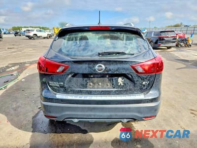 Zdjęcie 6 z 13 samochodu: 2019 NISSAN ROGUE SPORT SV VIN:JN1BJ1CP6KW236370 - miniatura