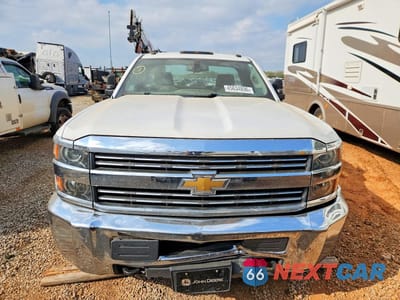 Piąte zdjęcie samochodu w środku: 2017 CHEVROLET SILVERADO UTILITY / SERVICE TRUCK VIN:1GB3KYCG5HZ311515 - miniatura