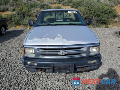 Piąte zdjęcie samochodu w środku: 1996 CHEV S TRUCK S10 VIN:1GCDT14X5T8129329 - miniatura