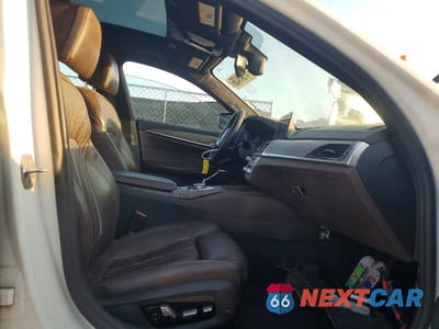 Zdjęcie 9 z 10 samochodu: 2017 BMW 540 I VIN:WBAJE5C38HG477901 - miniatura