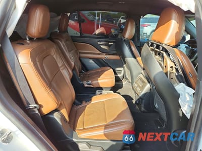 Zdjęcie 11 z 13 samochodu: 2022 LINCOLN AVIATOR RESERVE VIN:5LM5J7XC5NGL01432 - miniatura