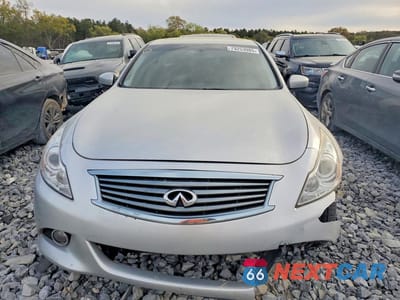 Piąte zdjęcie samochodu w środku: 2015 INFINITI Q40 BASE VIN:JN1CV6AR3FM523936 - miniatura
