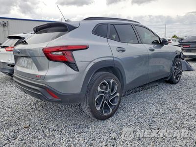 Trzecie zdjęcie samochodu z tyłu: 2025 CHEVROLET TRAX 2RS VIN:KL77LJEP2SC218893 - miniatura