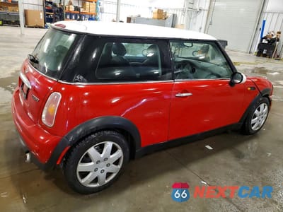 Trzecie zdjęcie samochodu z tyłu: 2002 MINI COOPER VIN:WMWRC33462TC31663 - miniatura