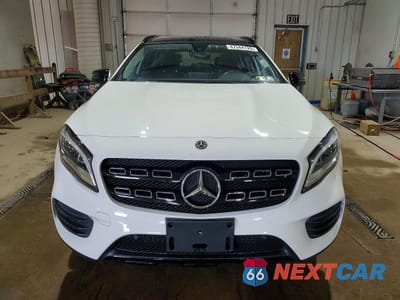 Piąte zdjęcie samochodu w środku: 2019 MERCEDES-BENZ GLA 250 4MATIC VIN:WDCTG4GB6KJ618700 - miniatura