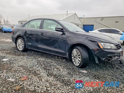 Czwarte zdjęcie samochodu z boku: 2016 VOLKSWAGEN JETTA SEL VIN:3VWL17AJ9GM230439 - miniatura