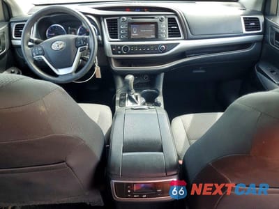 Zdjęcie 8 z 12 samochodu: 2019 TOYOTA HIGHLANDER LE VIN:5TDZZRFHXKS298331 - miniatura