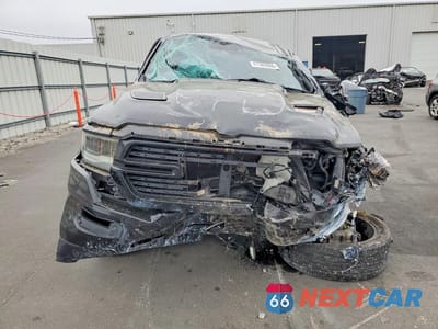 Piąte zdjęcie samochodu w środku: 2022 RAM 1500 LARAMIE VIN:1C6SRFJT4NN270165 - miniatura