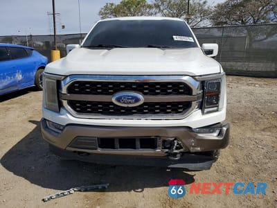 Piąte zdjęcie samochodu w środku: 2021 FORD F150 SUPERCREW VIN:1FTFW1E87MFB45911 - miniatura