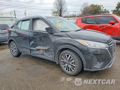 Czwarte zdjęcie samochodu z boku: 2023 NISSAN KICKS SV VIN:3N1CP5CV7PL493429 - miniatura