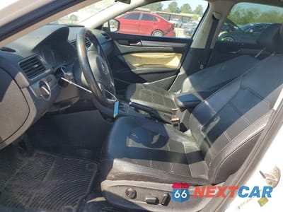 Zdjęcie 7 z 12 samochodu: 2015 VOLKSWAGEN PASSAT S VIN:1VWAS7A36FC013940 - miniatura