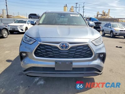 Piąte zdjęcie samochodu w środku: 2020 TOYOTA HIGHLANDER HYBRID XLE VIN:5TDHBRCH0LS006949 - miniatura